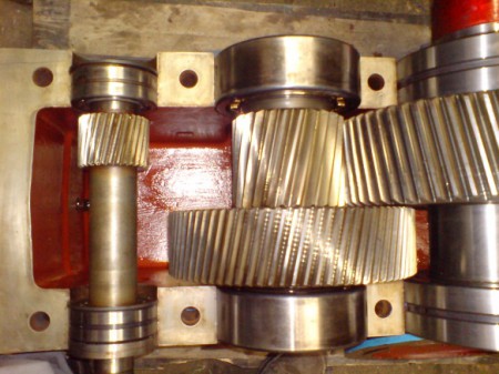 Changement roulement réglage jeu axial sur réducteur SANTASALO